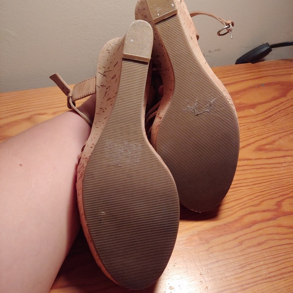 🚫SOLD🚫 EUC Size 10 wedges - Picture 5 of 6